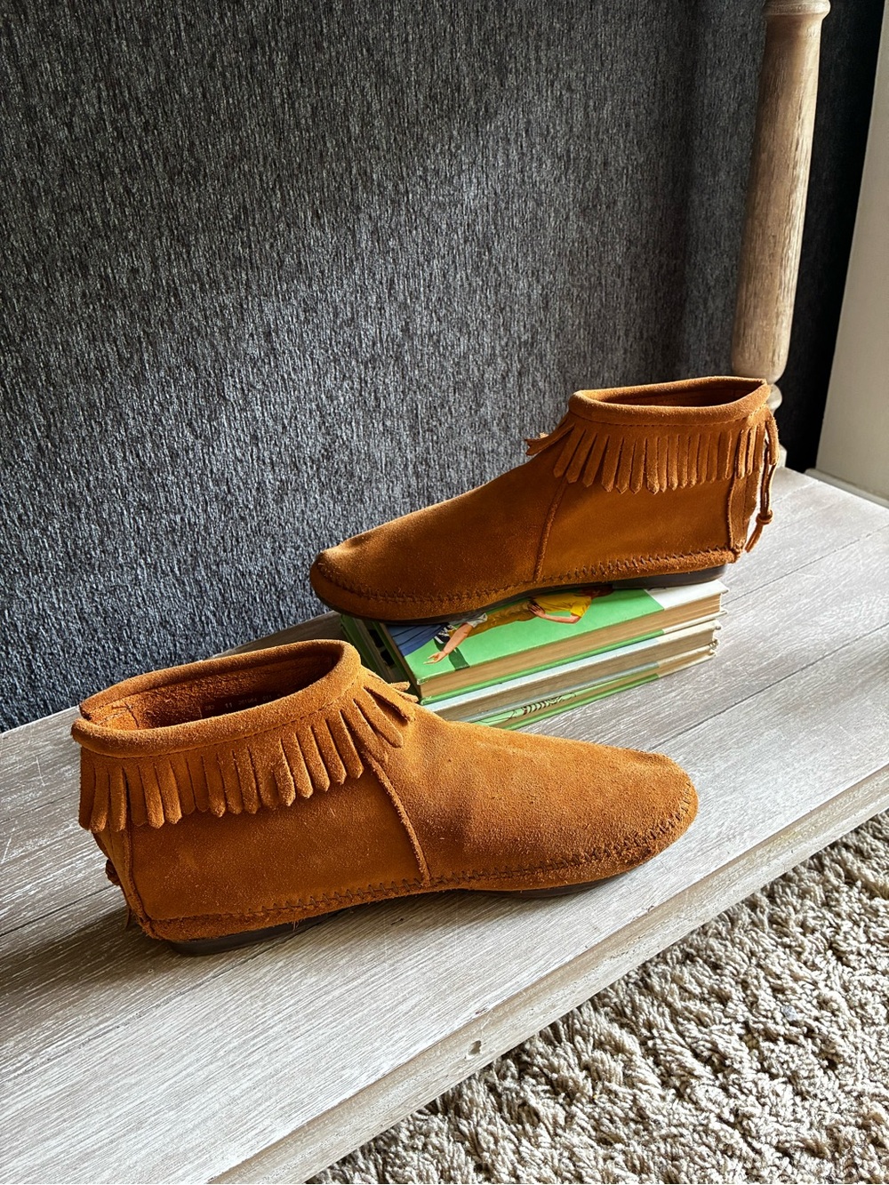 Minnetonka Suede Moccasin in Camel Brown